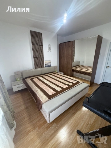 Тристаен апартамент, снимка 2 - Апартаменти - 53872936