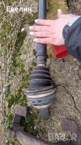 предна дясна полуоска VW Touran 2006г, снимка 2 - Части - 53664494