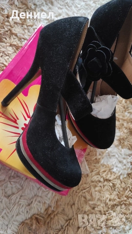 Дамски обувки на токче - чисто нови! №39