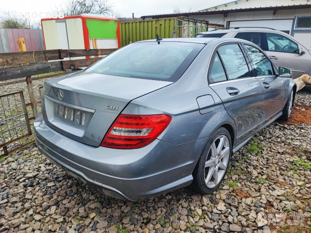 Мерцедес C 250 CDI 204 коня На Части седан авангард W204, снимка 2 - Автомобили и джипове - 54092796