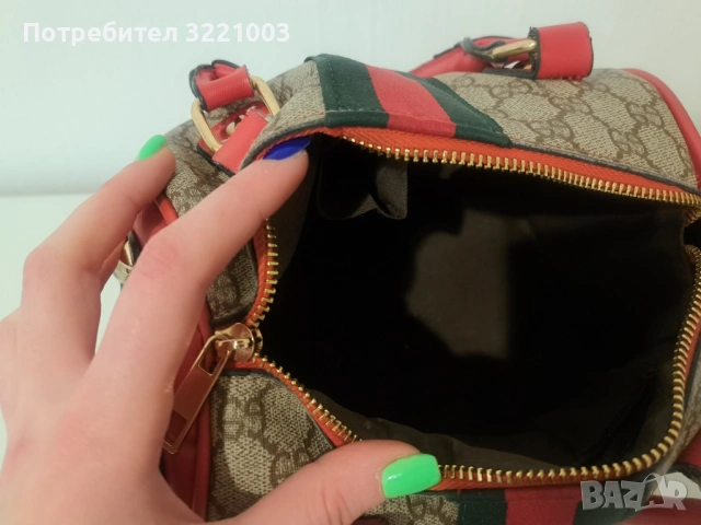 Дамска чанта Gucci, снимка 2 - Чанти - 53494674