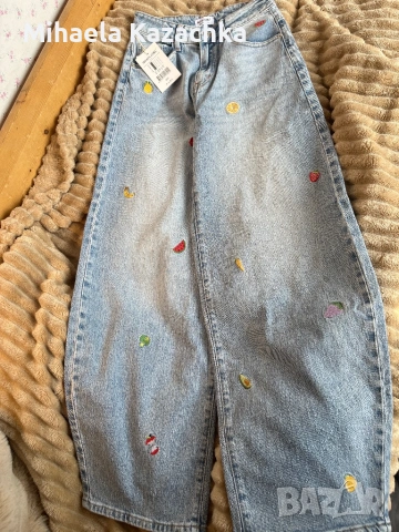 Дънки с бродерия 🍌🍊🍎🍑🥑🍒🍉чисто нови нейзползвани размер Xc лека еластичност с етикет 