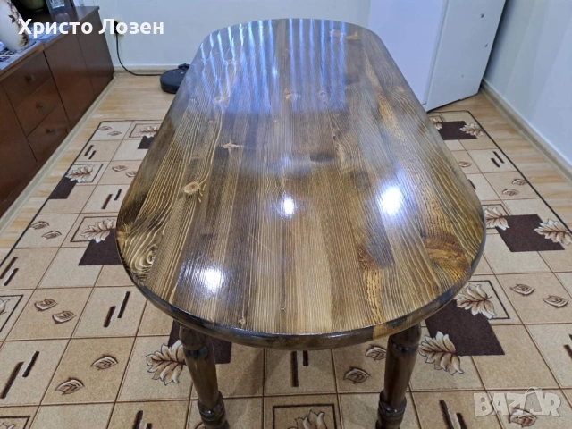Продавам перфектна трапезна маса от масивно дърво
