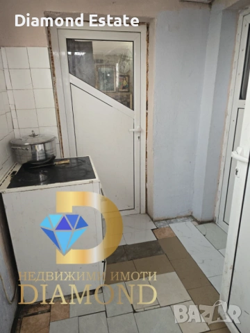 Едноетажна къща в село Средец, обл. Стара Загора, снимка 11 - Къщи - 53996947