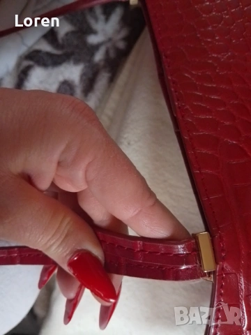 Червена чанта еко кожа тип имитира лак, снимка 7 - Чанти - 53467523