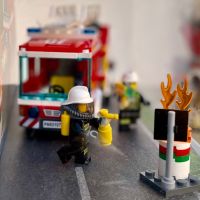 Лего Пожарна конструктор LEGO City 60107, снимка 8 - Конструктори - 45528586