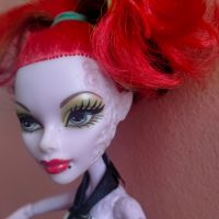 Колекционерска кукла Monster High Operetta Skultimate Roller Maze  Mattel 2011, снимка 13 - Колекции - 45147073