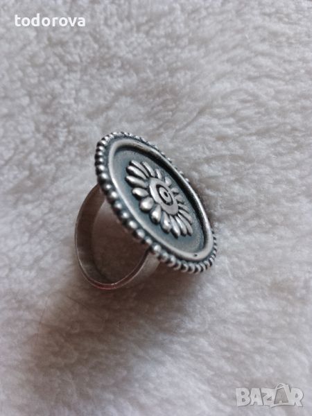 Уникат- старинен сребърен пръстен с интересен и стилен дизайн , снимка 1