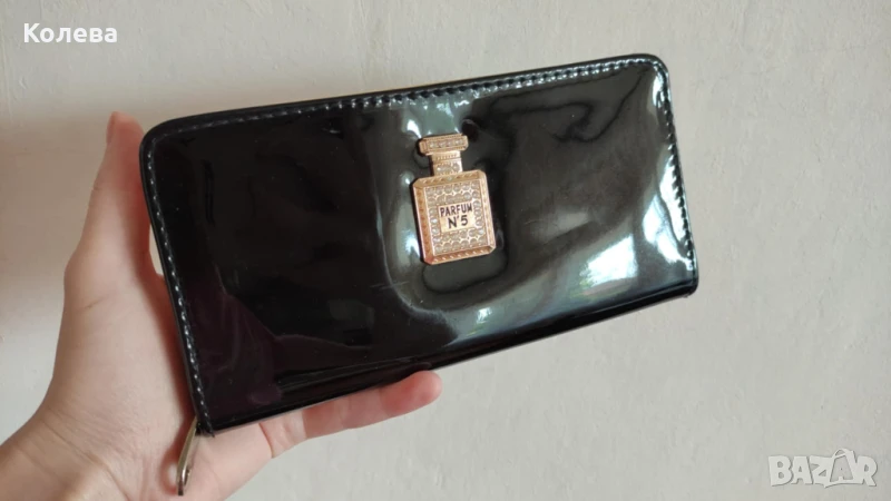 Лачено портмоне Parfum No.5, снимка 1