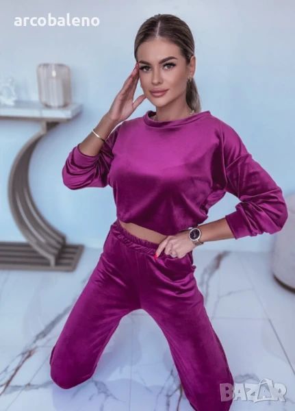 Дамски велурен комплект от две части, суитшърт + панталон с ластик, снимка 1