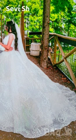 Продавам булченска рокля( токчета воал3м и корона)