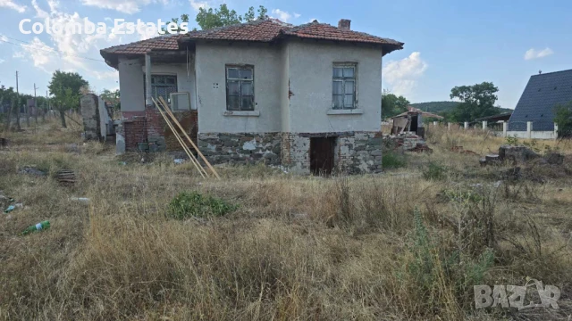 Къща с 1 дка двор в село Хаджиите, общ. Карнобат, снимка 2 - Къщи - 51192490