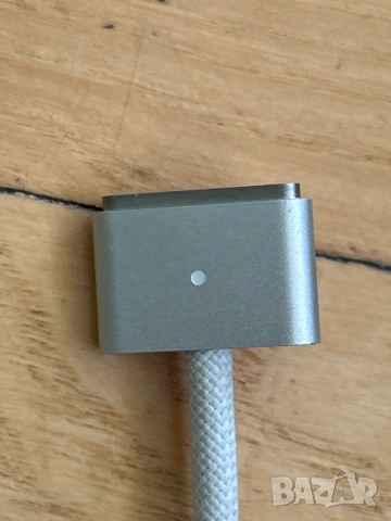 Apple USB-C към MagSafe 3 кабел за зареждане, снимка 2 - Кабели и адаптери - 53629620