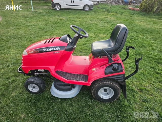 ТРАКТОРНА КОСАЧКА HONDA. ПЕРФЕКТНА , снимка 4 - Градинска техника - 54139470