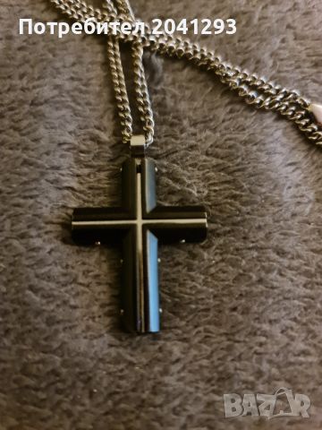 Красив швейцарски кръст от черна и бяла стомана, снимка 1 - Колиета, медальони, синджири - 45751507