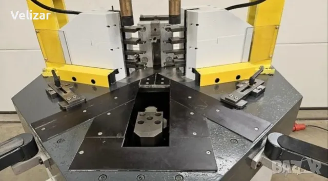 Автоматична ъглонабивна машина Pressta Eisele 3000 Германия, снимка 2 - Други машини и части - 49863705