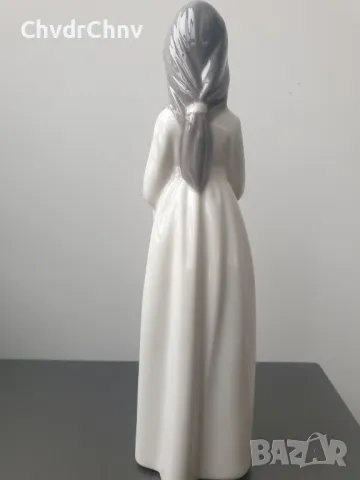 НАО ЛАДРО испанска порцеланова фигура на момиче с кукла-играчка/NAO Lladro статуетка 24см, снимка 4 - Колекции - 47123312