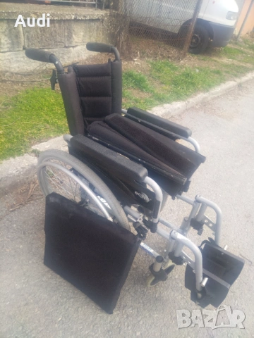 Сгъваема инвалидна рингова количка със степенки Марка: Eclip Ширина на седалката 45см Дълбочина 44см, снимка 2 - Инвалидни колички - 53721265