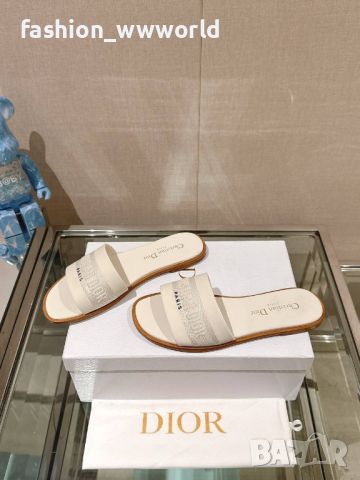 Дамски чехли DIOR-реплика, снимка 1 - Чехли - 45144784