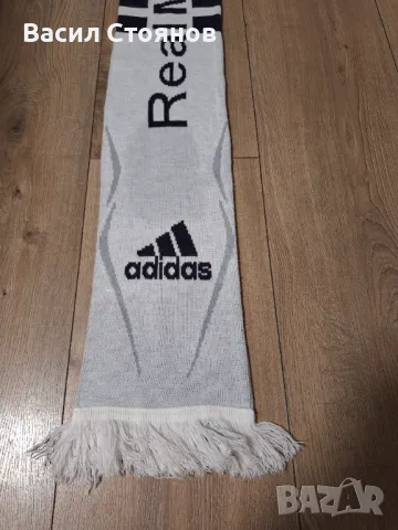 Real Madrid / Реал Мадрид - футболен шал Adidas, снимка 3 - Фен артикули - 48432809