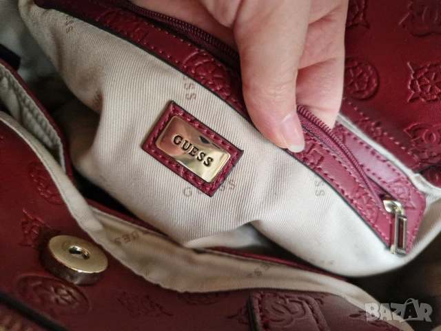 Оригинална чисто нова чанта на Guess, купувана от Англия, снимка 8 - Чанти - 53660761