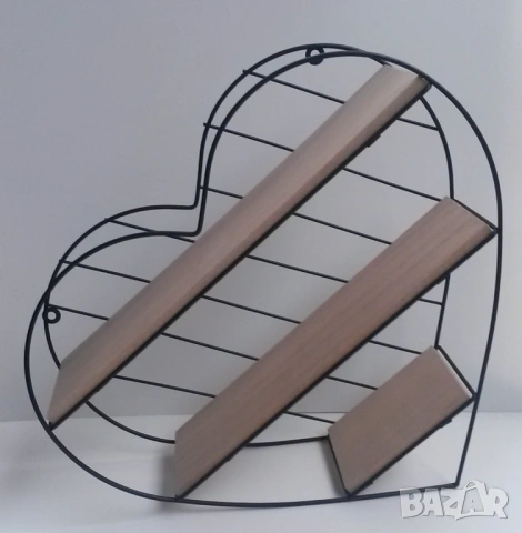 Етажерка/рафт с формата на сърце