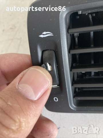 Въздуховод / отвори за въздух преден десен за Volvo S40 2.0 TDI (2009), снимка 2 - Части - 54020425