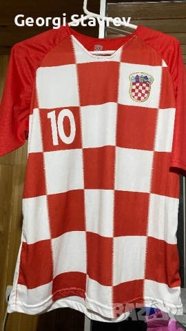 Продавам тениска на Хърватска на Модрич