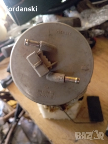 Бензинова помпа с кошница-Голф 3, снимка 2 - Части - 52101738