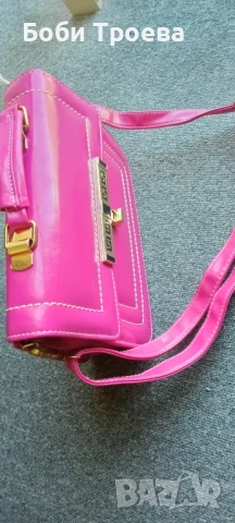 Ежедневна дамска чанта  Изработена от еко кожа Затваряне с капак и метален аксесоар, снимка 5 - Чанти - 51261690