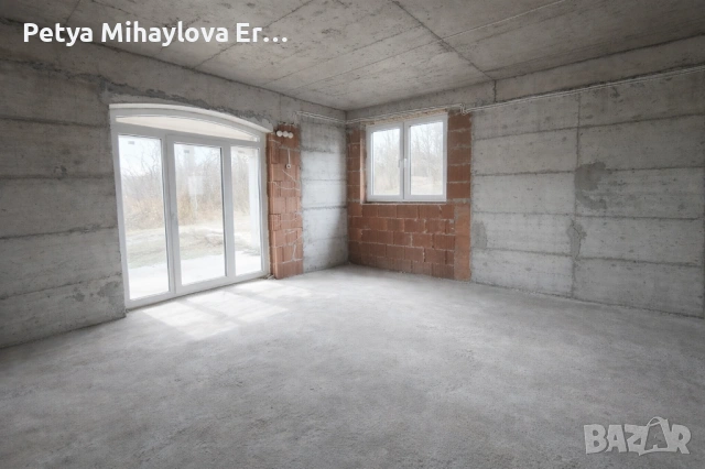 Двуетажна къща с Акт 14 в с. Хераково, снимка 10 - Къщи - 53702535