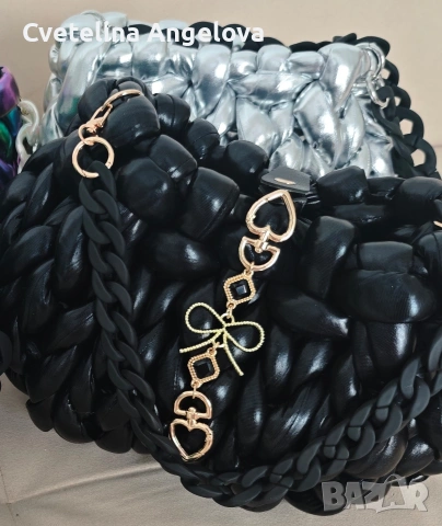 Ръчно плетени чанти Маршмелоуууу , снимка 2 - Чанти - 54293754