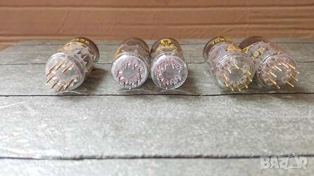 Нови радиолампи gold pin ECC865, ECC85. Използвани радиолампи gold pin ECC865. , снимка 8 - Ресийвъри, усилватели, смесителни пултове - 52750133