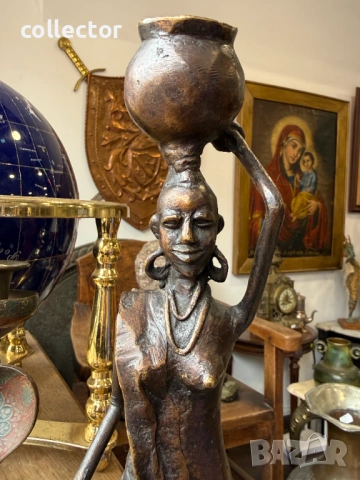 Африканска бронзова скулптура на жена с гърне на главаа. №8081, снимка 6 - Антикварни и старинни предмети - 54081071