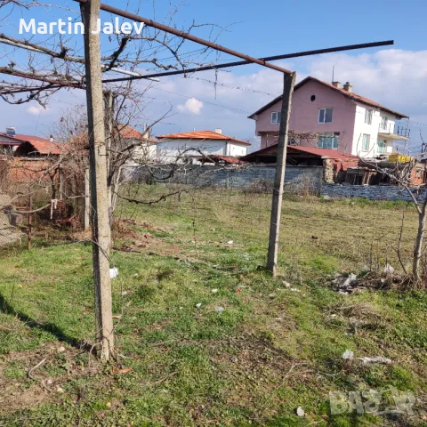 Продавам парцел със къща в село Микрево с ток и вода на два етажа големината на парцела е 840 квадра, снимка 5 - Парцели - 48054847