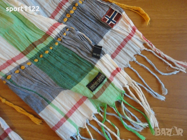 Napapijri/дамски шал, снимка 5 - Шалове - 53233706