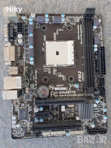 Дънна платка Gigabyte FM2, снимка 2 - Дънни платки - 53646115