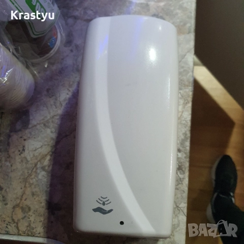 сензорен диспенсър за дизенфектант 