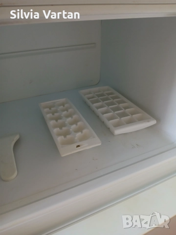 Хладилник среден размер , снимка 14 - Хладилници - 52329994