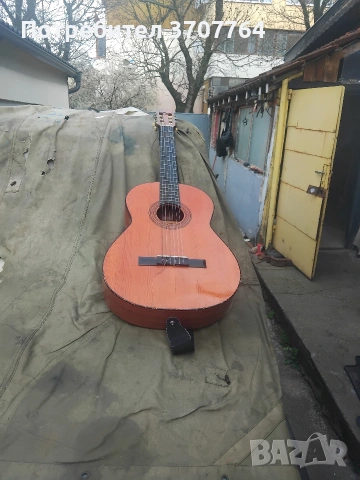 акустична китара 