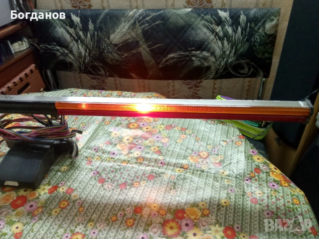 ГОЛЯМ ТРЕТИ СТОП  И ЖЪЛТА ЗА МИГАЧИ СЪС СТОЙКА , снимка 3 - Аксесоари и консумативи - 51911475