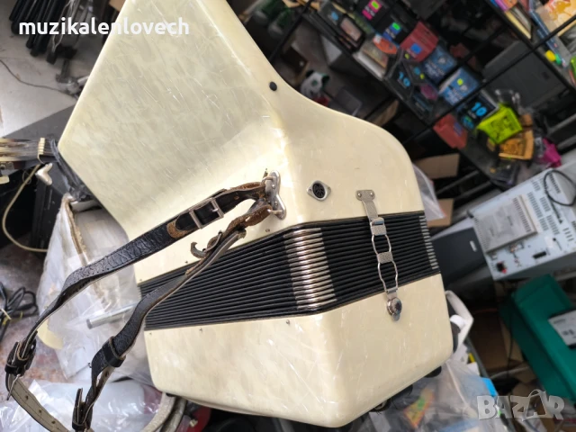 Акордеон Велтмайстер 60 баса /weltmeister/ - Много приличен, снимка 6 - Акордеони - 50861096