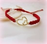 Гривна червен конец с две златни сърца, едно в друго, за споделена обич, снимка 2
