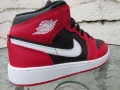 Маратонки Nike Air Jordan 1 Mid, снимка 6