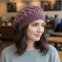 Модерен дамски барет за зимата – Удобство и френски стил. Червен/Лилав цвят, снимка 1
