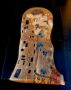 Gustav Klimt - 'The Kiss', кутия керамика, 15см, снимка 1 - Декорация за дома - 45134740