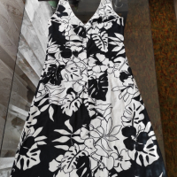 Черно бяла рокля на цветя, снимка 2 - Рокли - 45059022