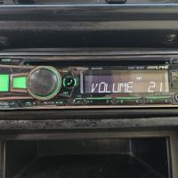 Alpine CDE-183BT cd плеър автомобилен (car audio) , снимка 3 - Аксесоари и консумативи - 45359403