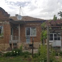 къща в село червенци 65км от варна , снимка 1 - Къщи - 45343200