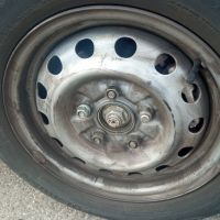 зимни гуми със железни джанти и оригинални тасове , снимка 5 - Гуми и джанти - 45572396